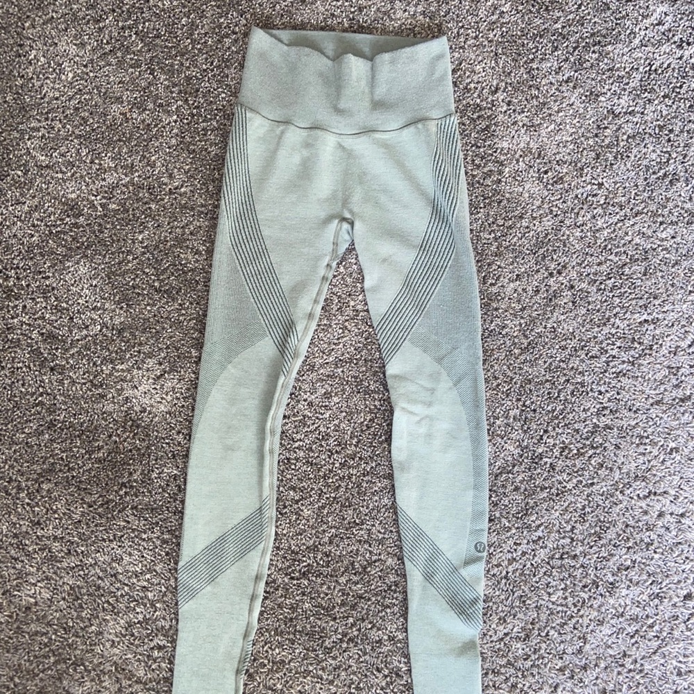 Green seamless lululemon leggings
